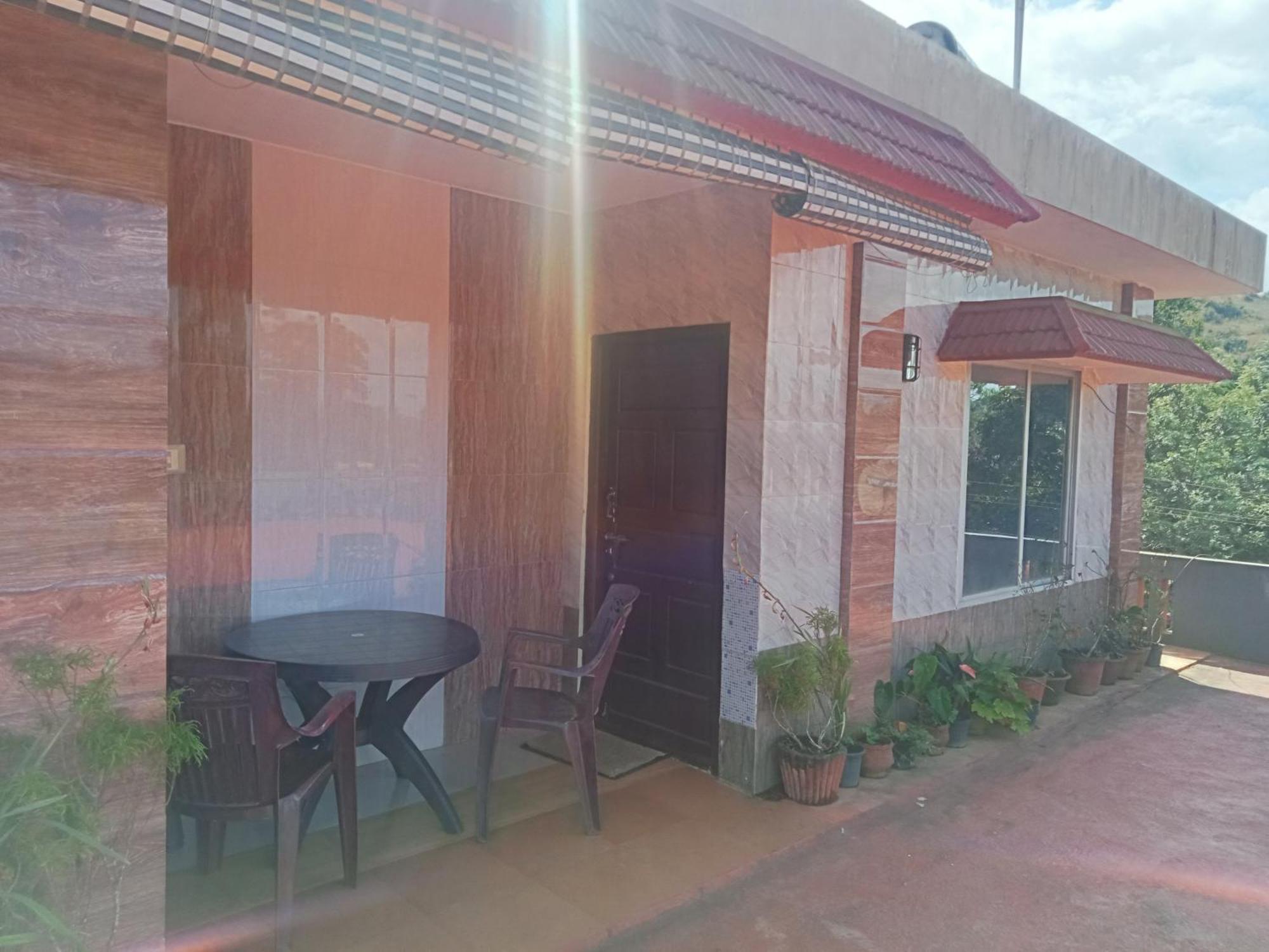 Eshwarkrupa Homestay Tulsa Exterior foto